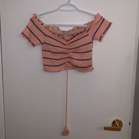 [M]👚NWOT - F21 crop top - Picture 2 of 6
